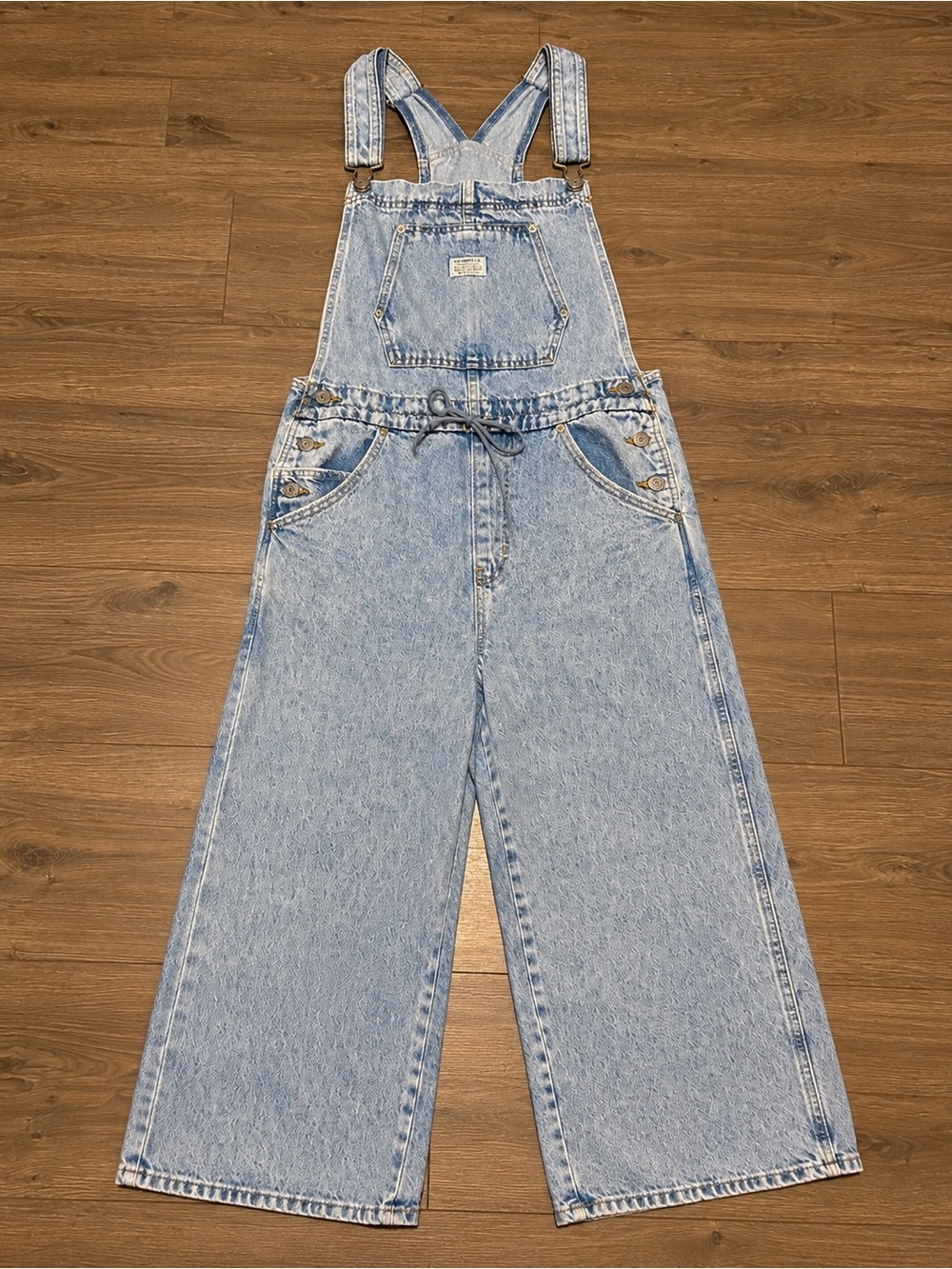 Levi’s Light Wash Denim Overalls Wide Leg Drawstring Waist – Medium